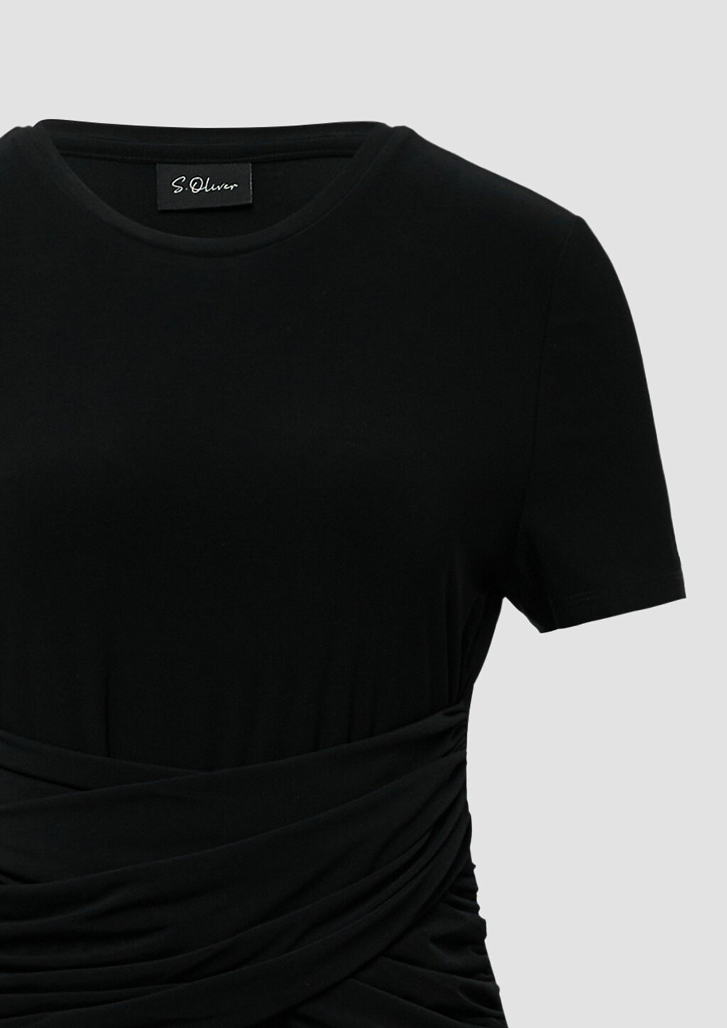 Tailliertes Maxikleid mit Raffung