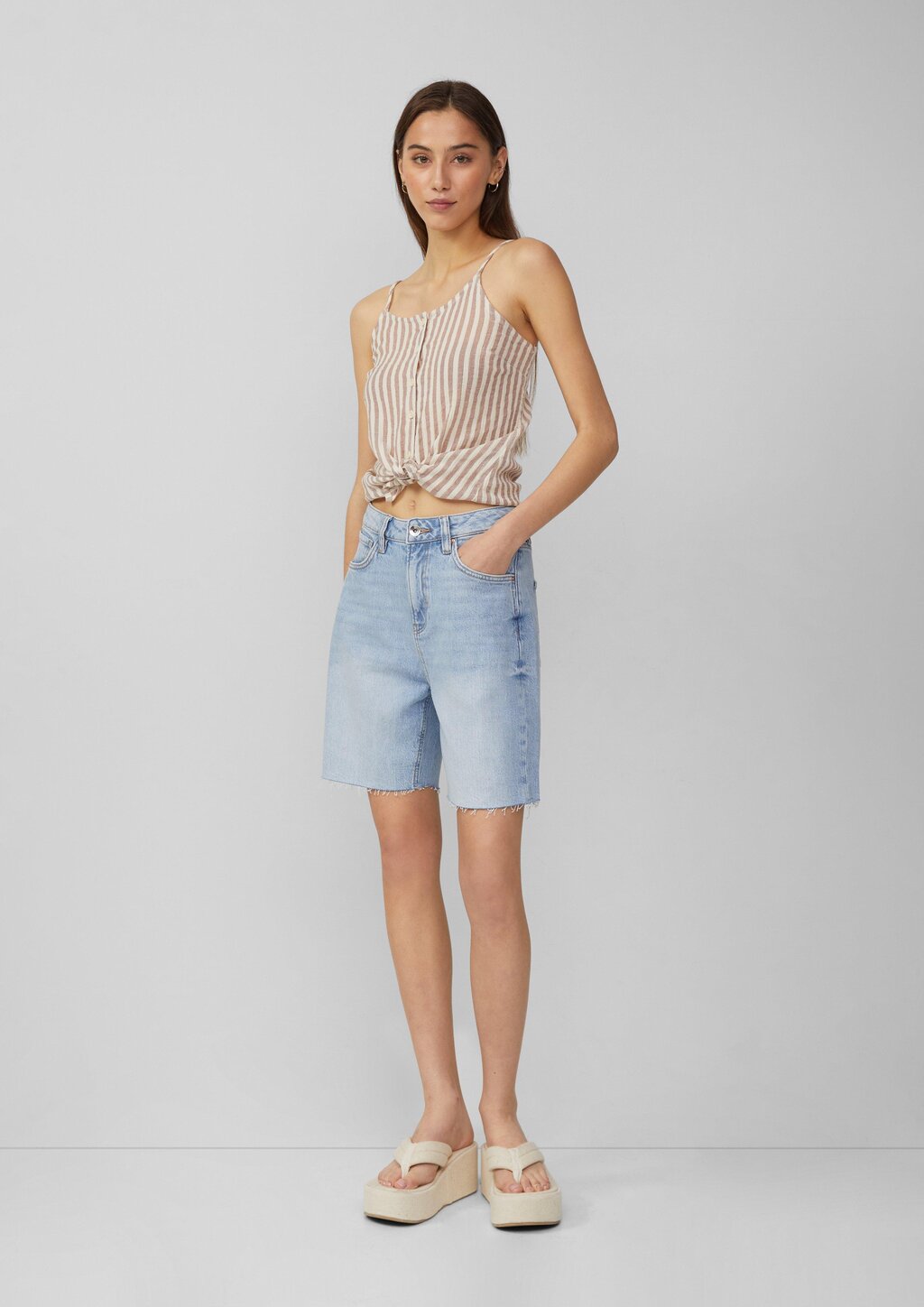 Jeans Mom / Relaxed Fit / High Rise