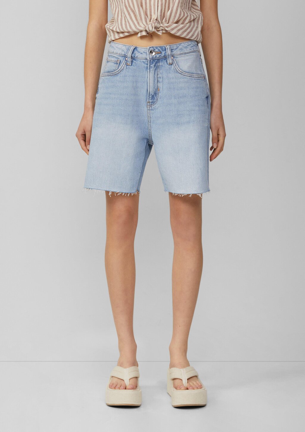 Jeans Mom / Relaxed Fit / High Rise