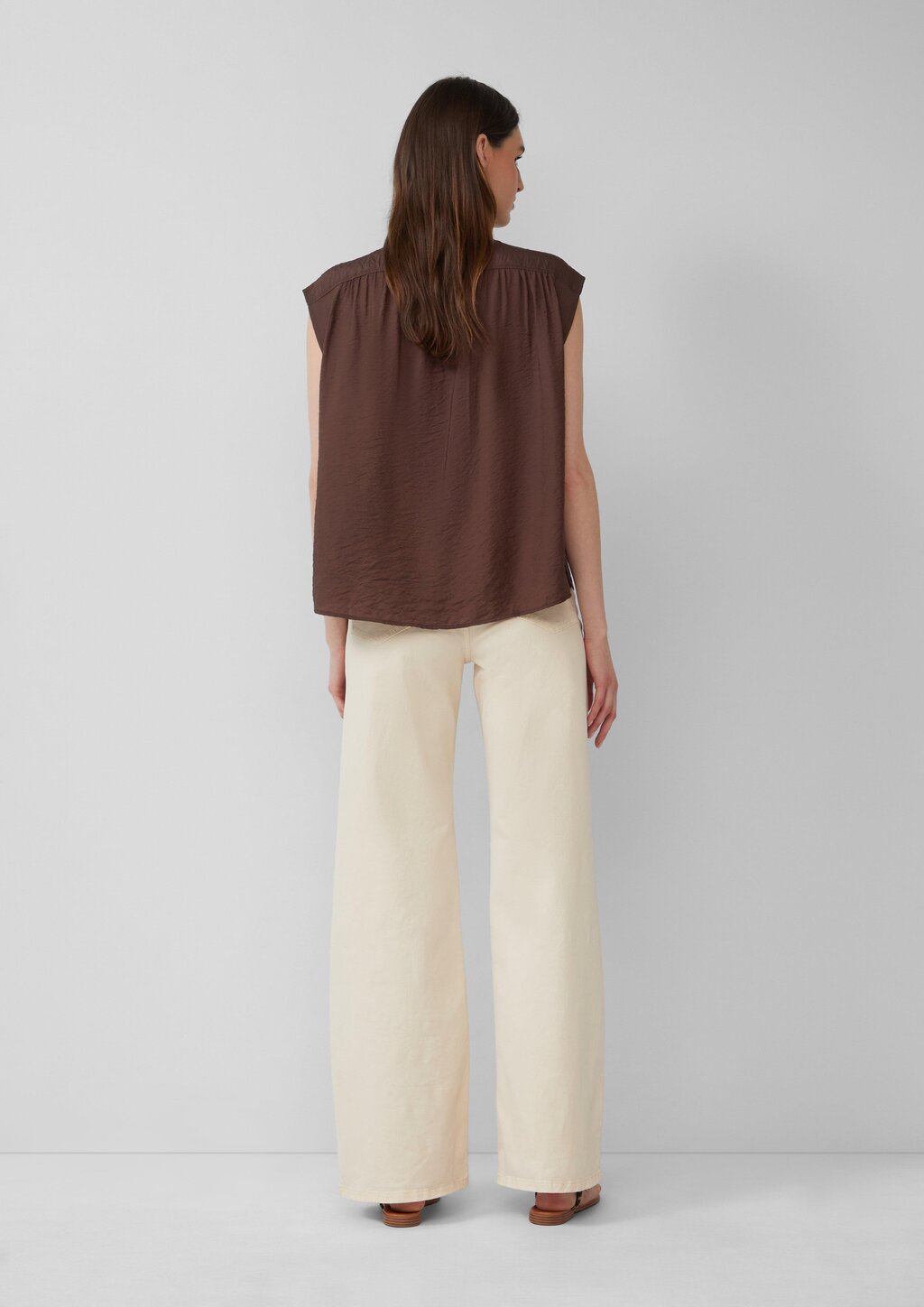 Weites Blusentop mit Raffung und Spitzen-Detail