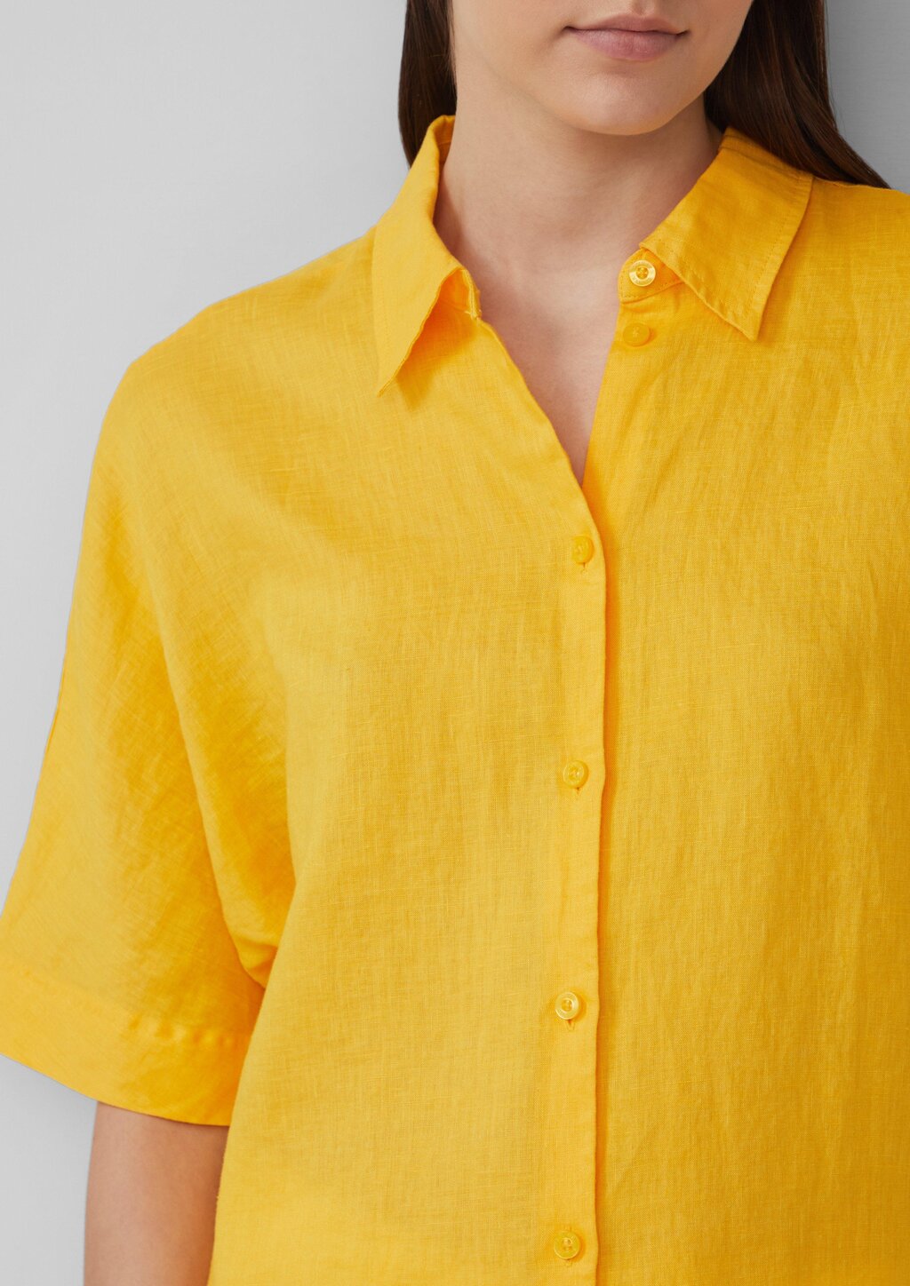 Kurzarmbluse aus Leinen im Relaxed Fit