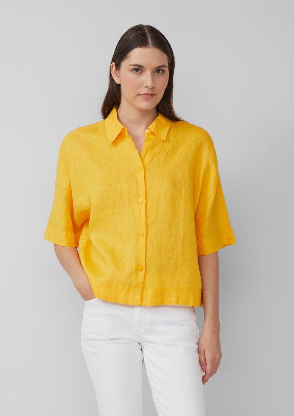 Kurzarmbluse aus Leinen im Relaxed Fit