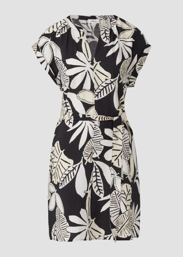 Kurzes Kleid aus Viskosemix im Relaxed Fit