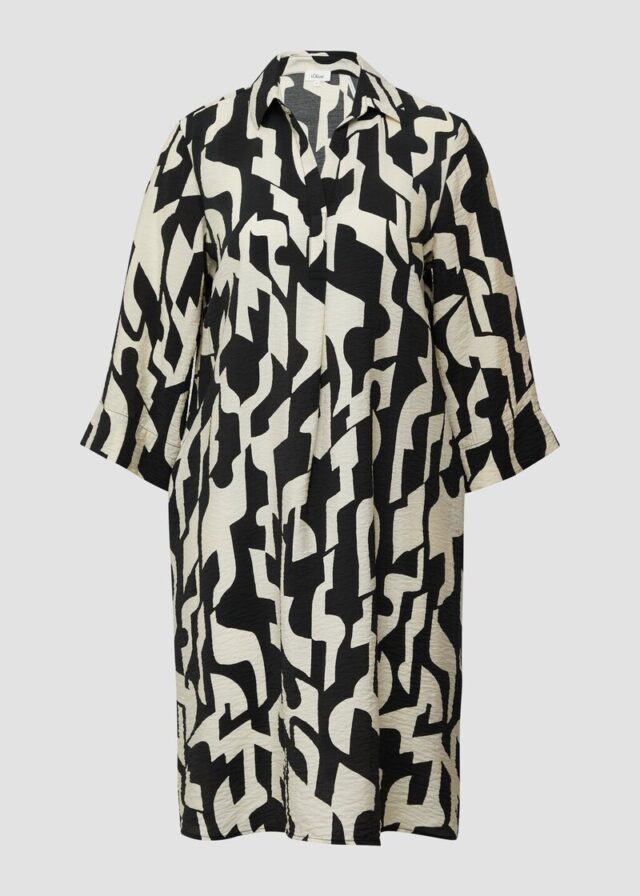 Strukturiertes Hemdblusenkleid mit 3/4-Ärmeln und seitlichen Eingrifftaschen