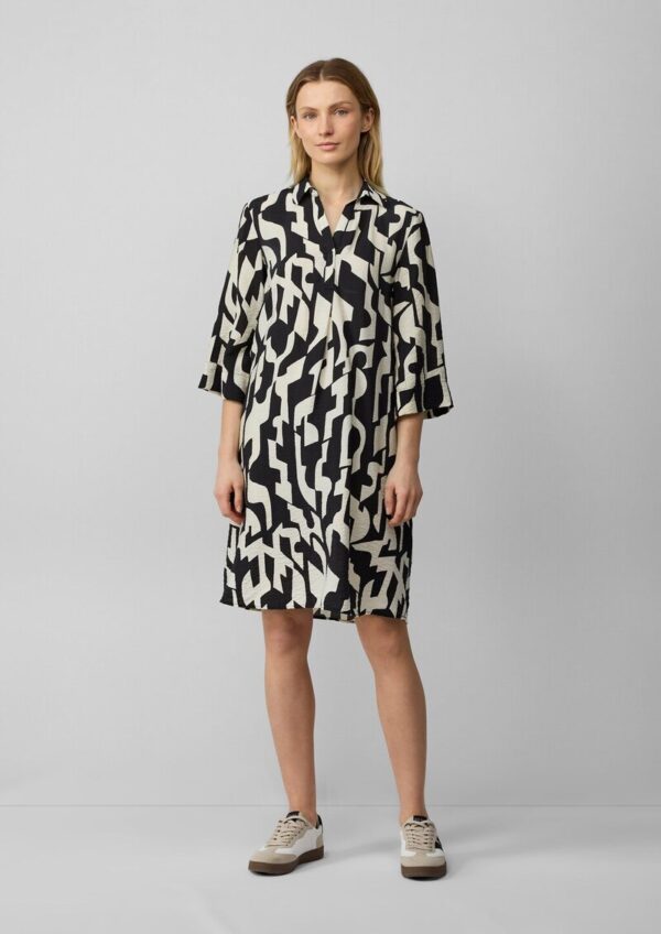 Strukturiertes Hemdblusenkleid mit 3/4-Ärmeln und seitlichen Eingrifftaschen