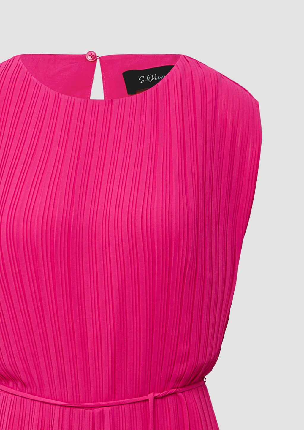 Plissierter Jumpsuit aus Chiffon mit Bindegürtel