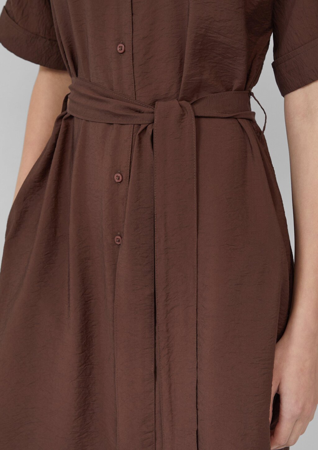 Hemdblusenkleid aus Viskosemix mit Eingrifftaschen