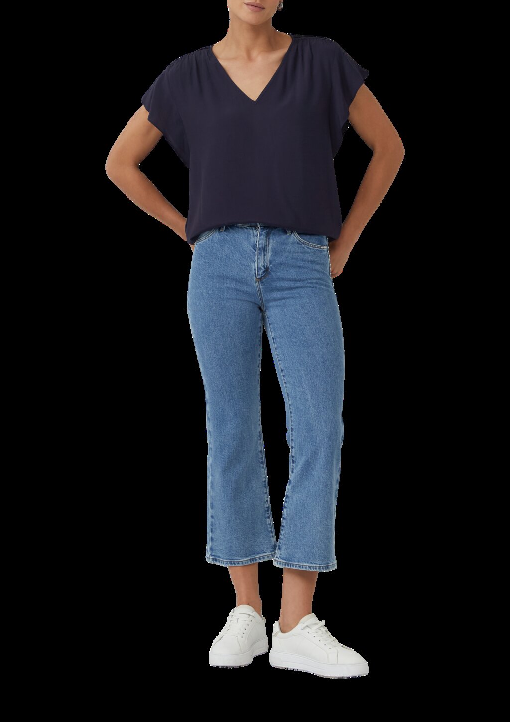 Fließende Viskosebluse mit Smok-Effekt und Volantärmeln