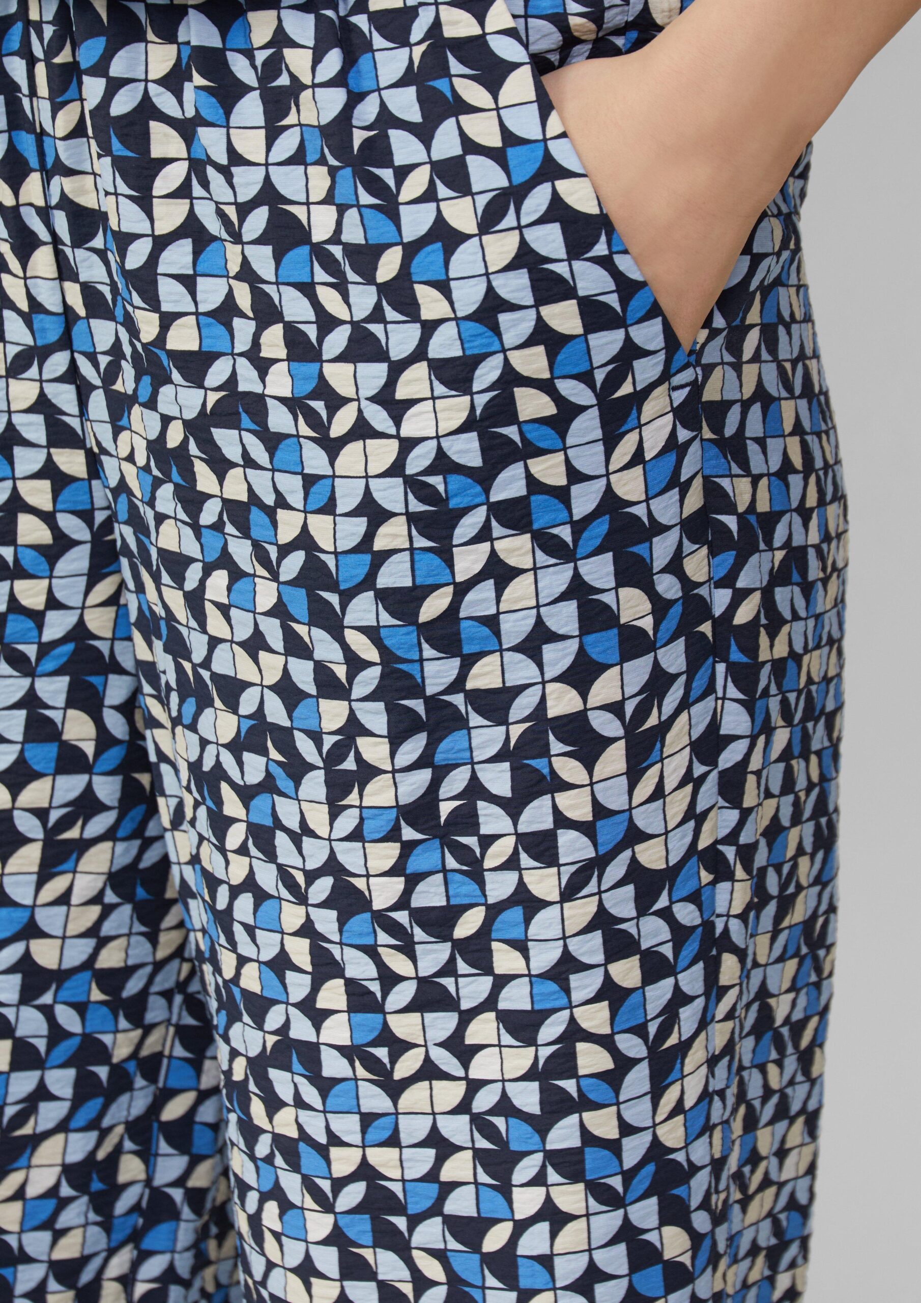 Strukturierte Culotte mit Elastikbund und Eingrifftaschen