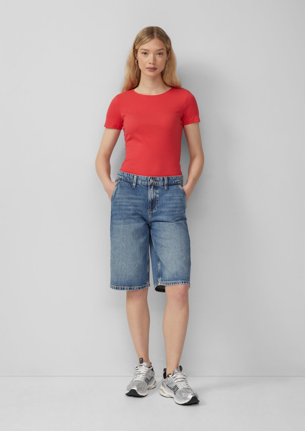 Schmal geschnittenes Shirt mit Ajourmuster