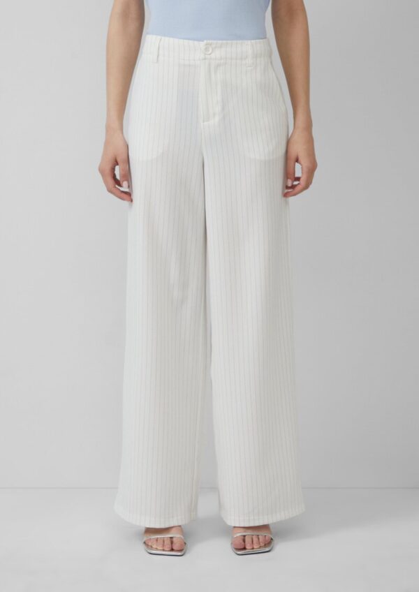Nadelstreifen-Hose mit weitem Bein