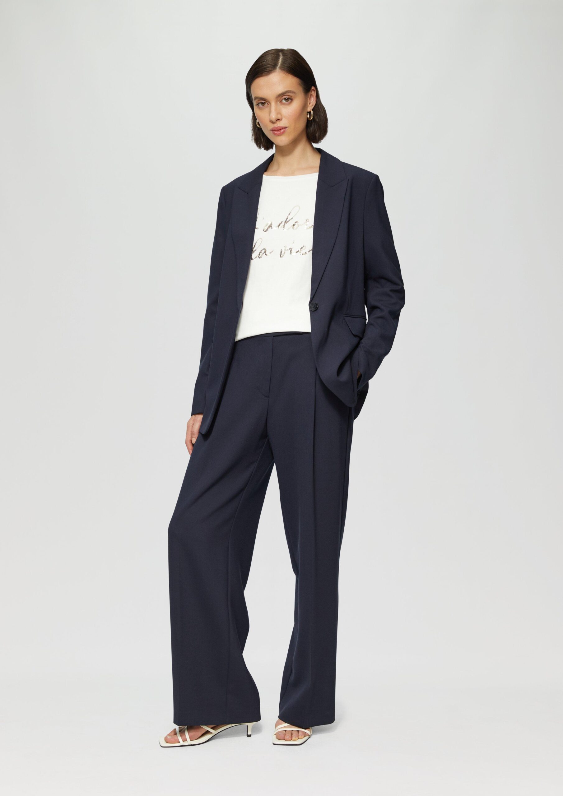 T-Shirt aus Baumwollmix mit Pailletten-Schriftzug