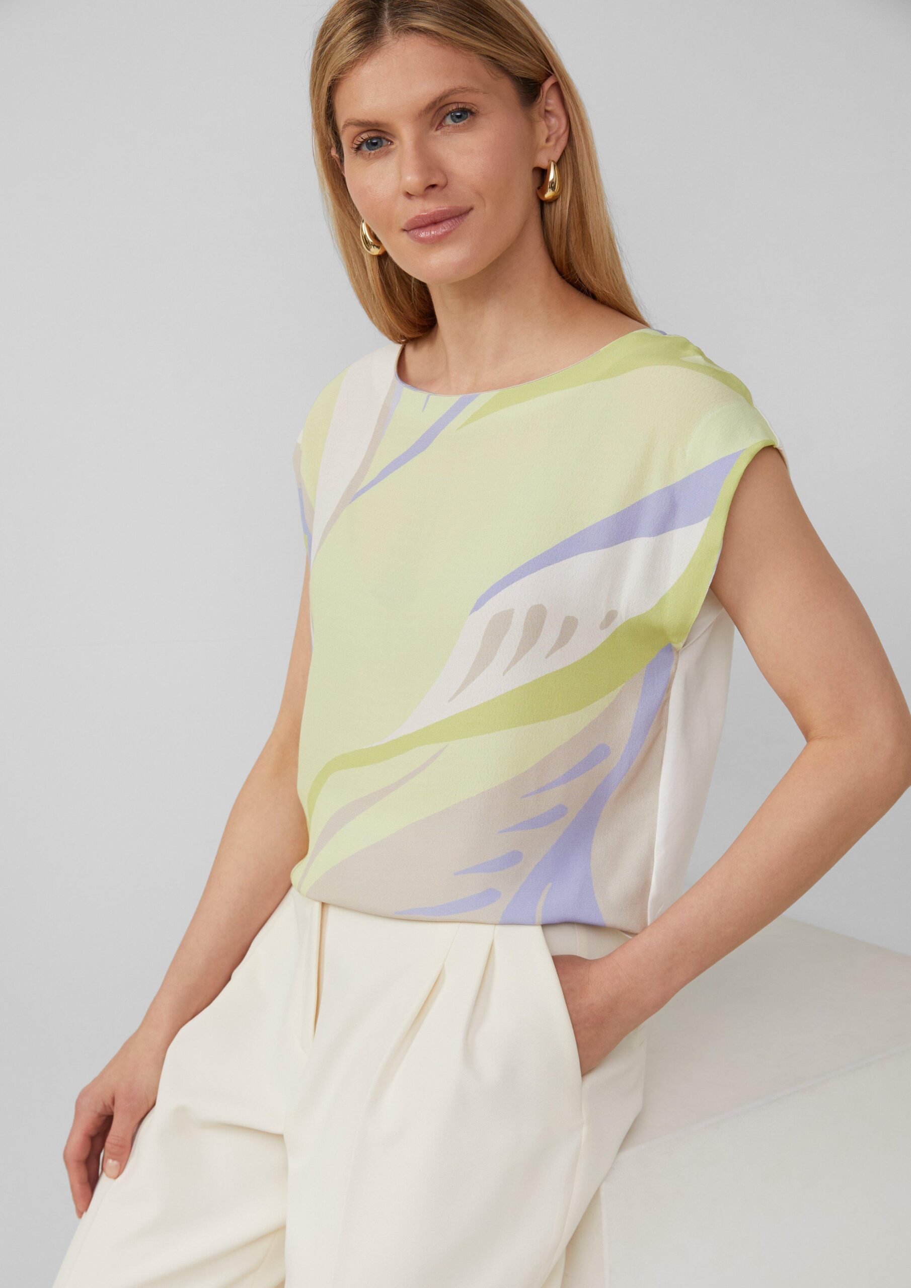 Ärmelloses Blusenshirt mit Frontprint