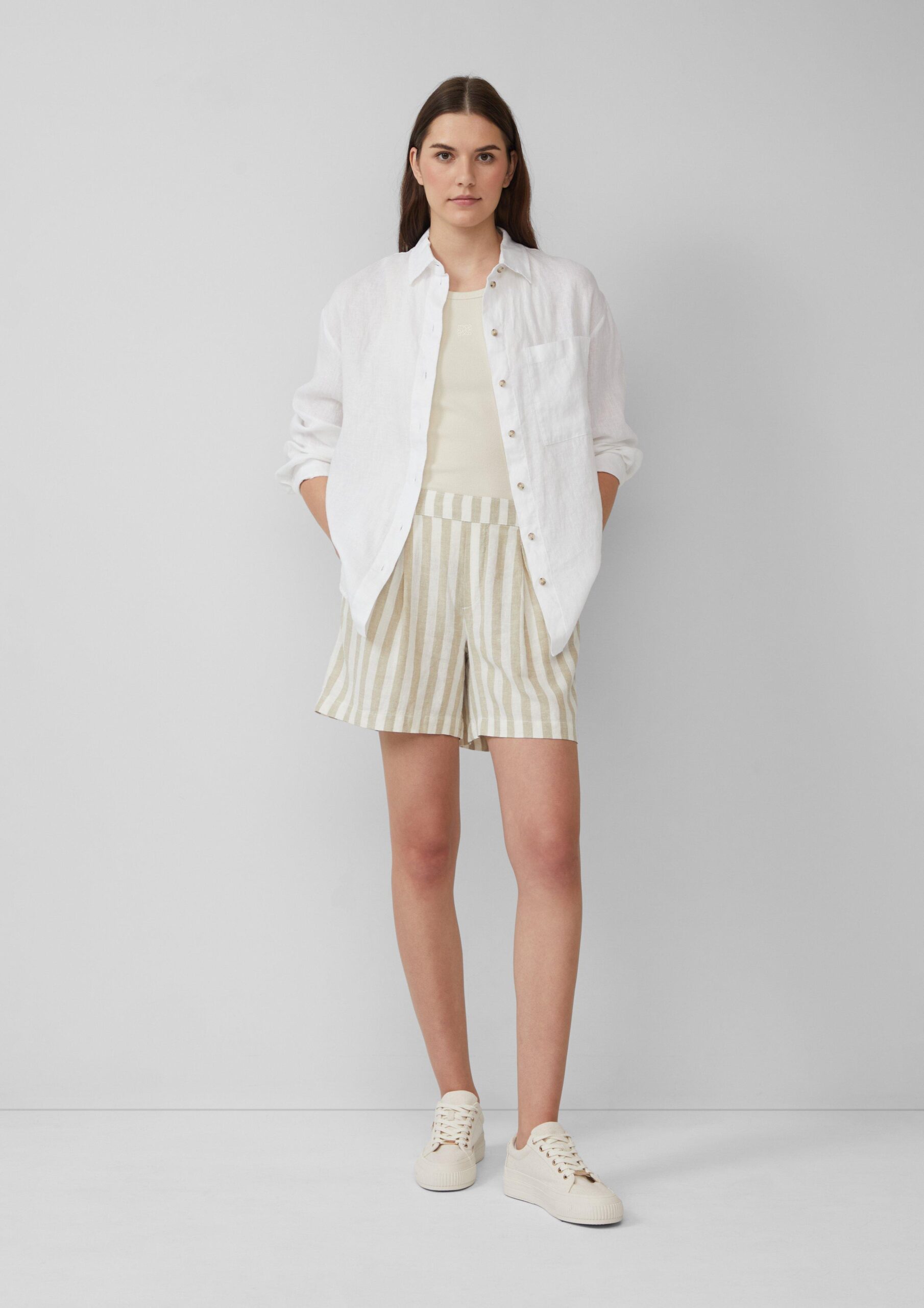 Shorts aus Leinenmix mit Eingrifftaschen