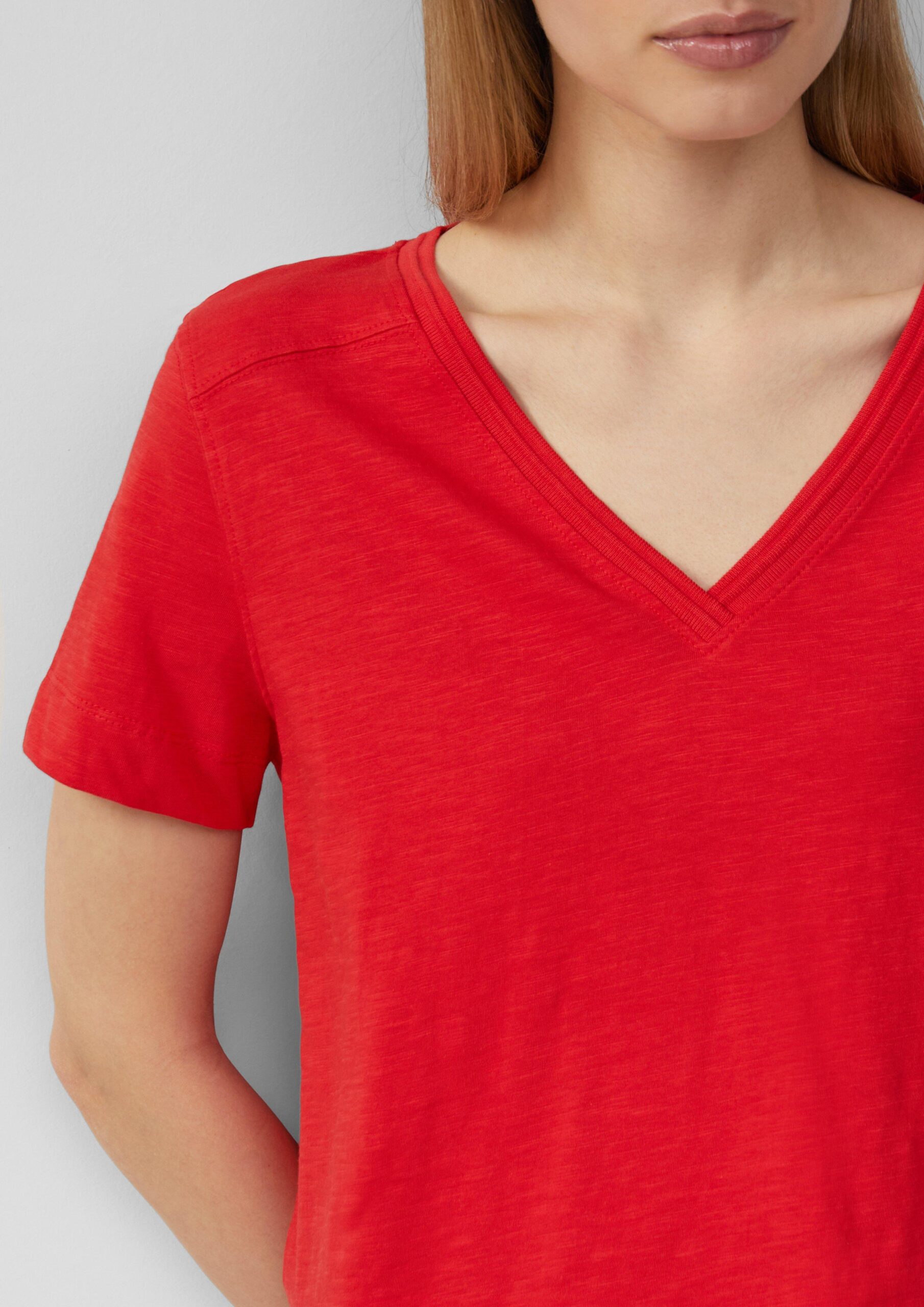 T-Shirt aus Flammgarn mit V-Ausschnitt