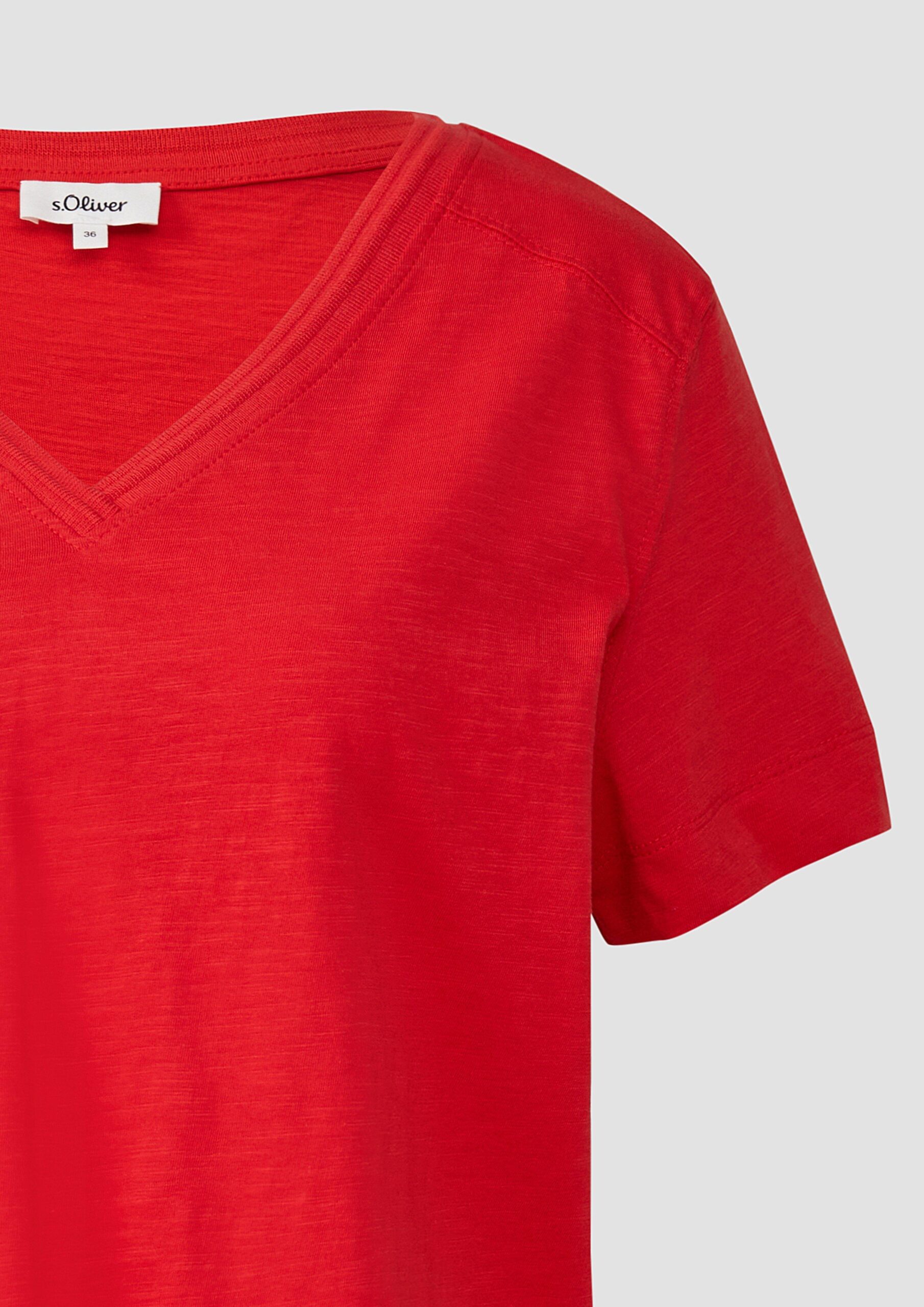 T-Shirt aus Flammgarn mit V-Ausschnitt