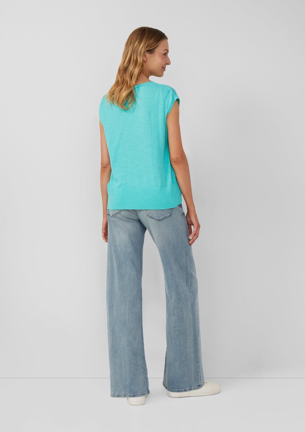 Leichtes Stricktop mit V-Ausschnitt