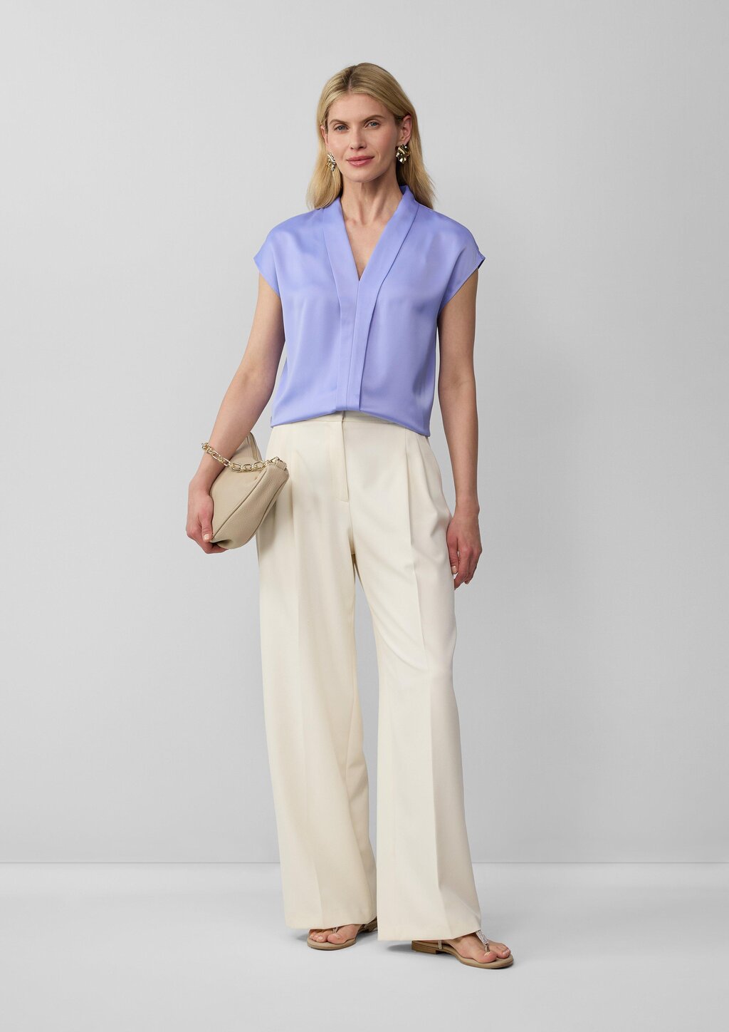 Blusenshirt aus Viskose mit V-Ausschnitt