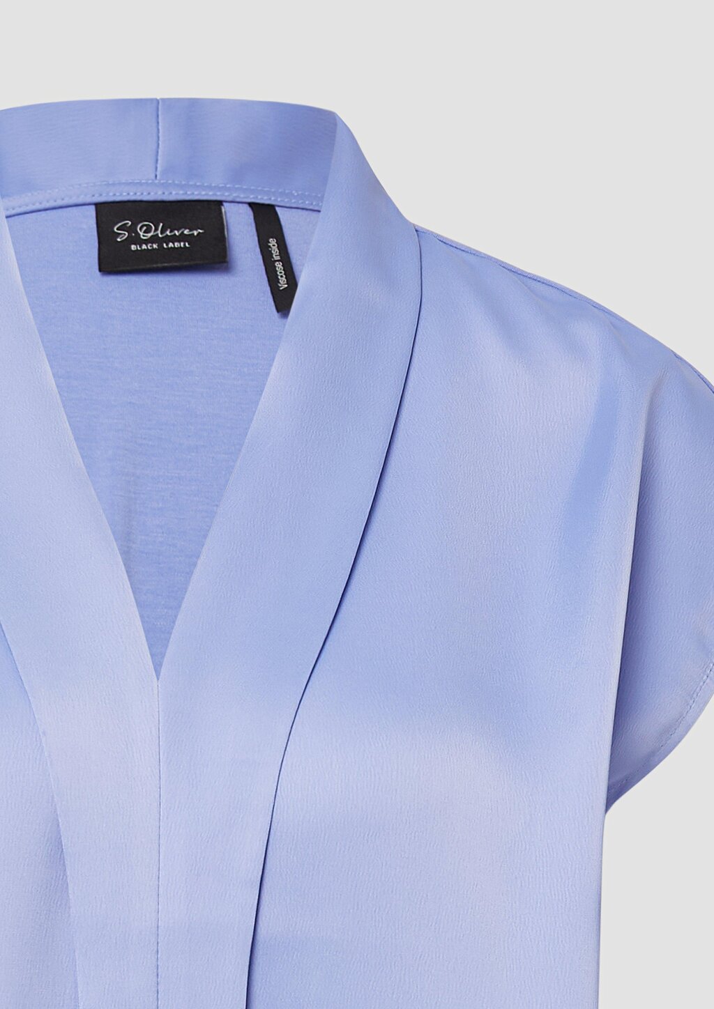 Blusenshirt aus Viskose mit V-Ausschnitt