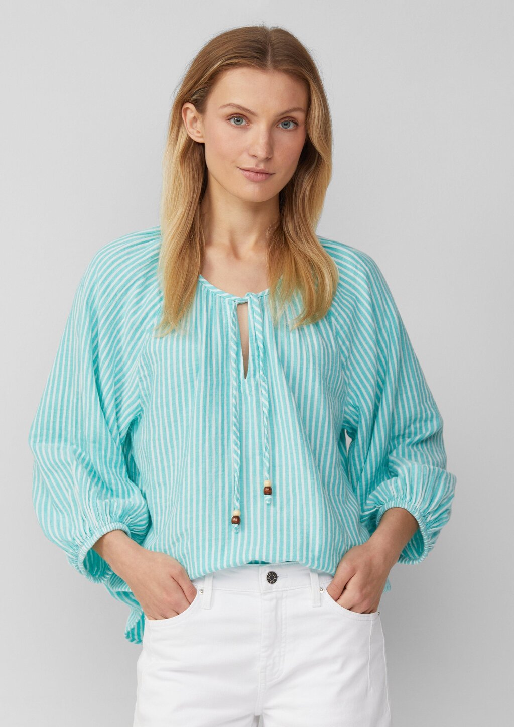 Musselin-Bluse mit Raglanärmeln und Raffung