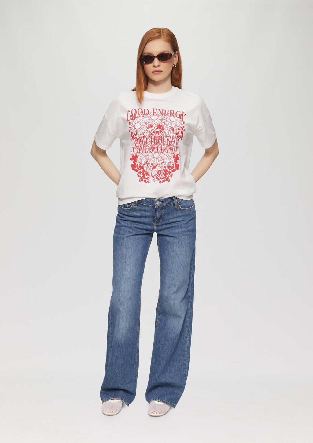 Baumwollshirt mit Frontprint und überschnittener Schulter