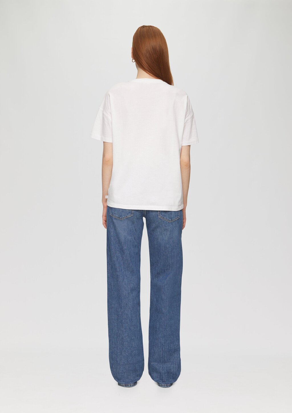 Baumwollshirt mit Frontprint und überschnittener Schulter