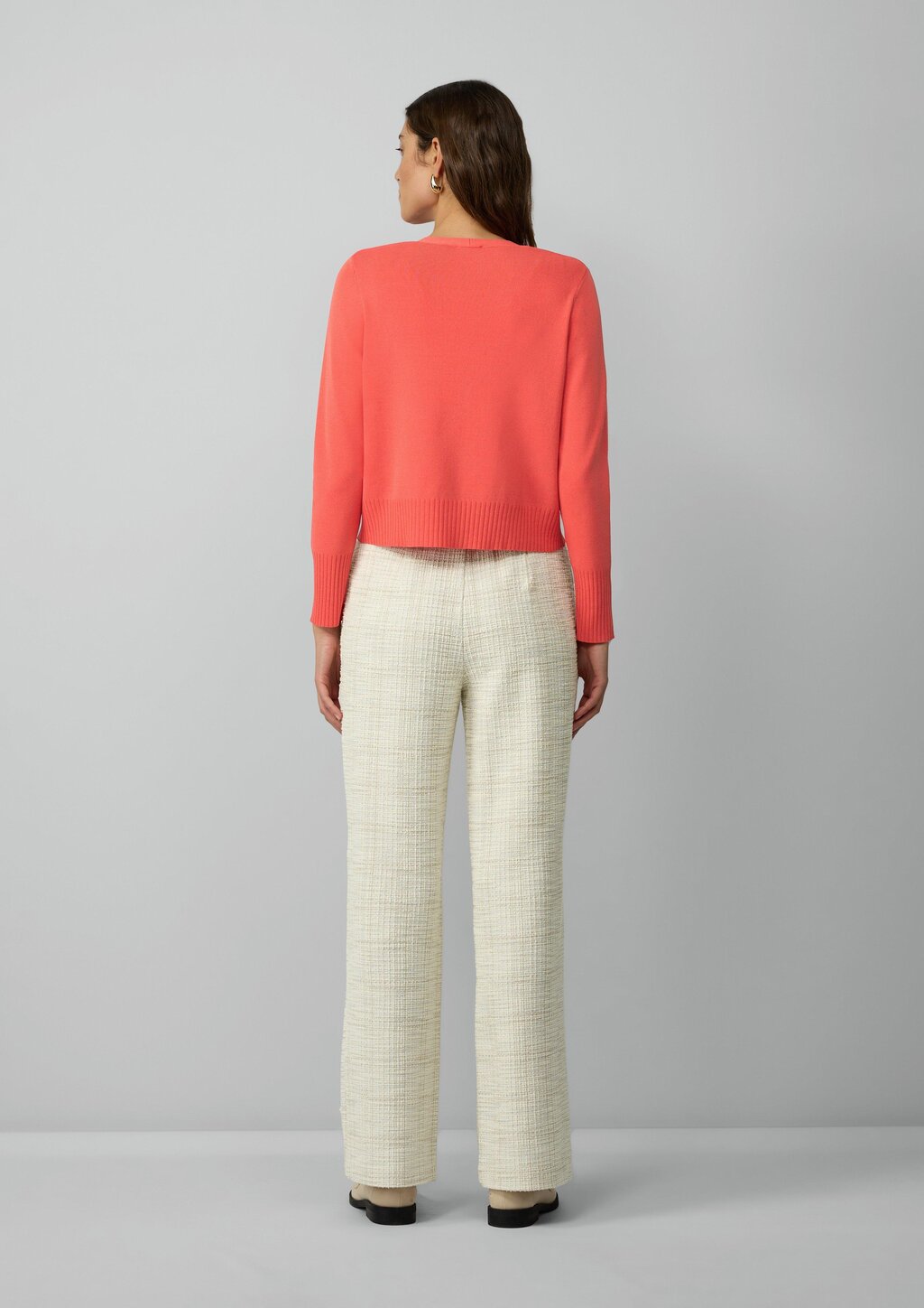 Kurzer Feinstrick-Cardigan aus Viskosemix mit Knopf