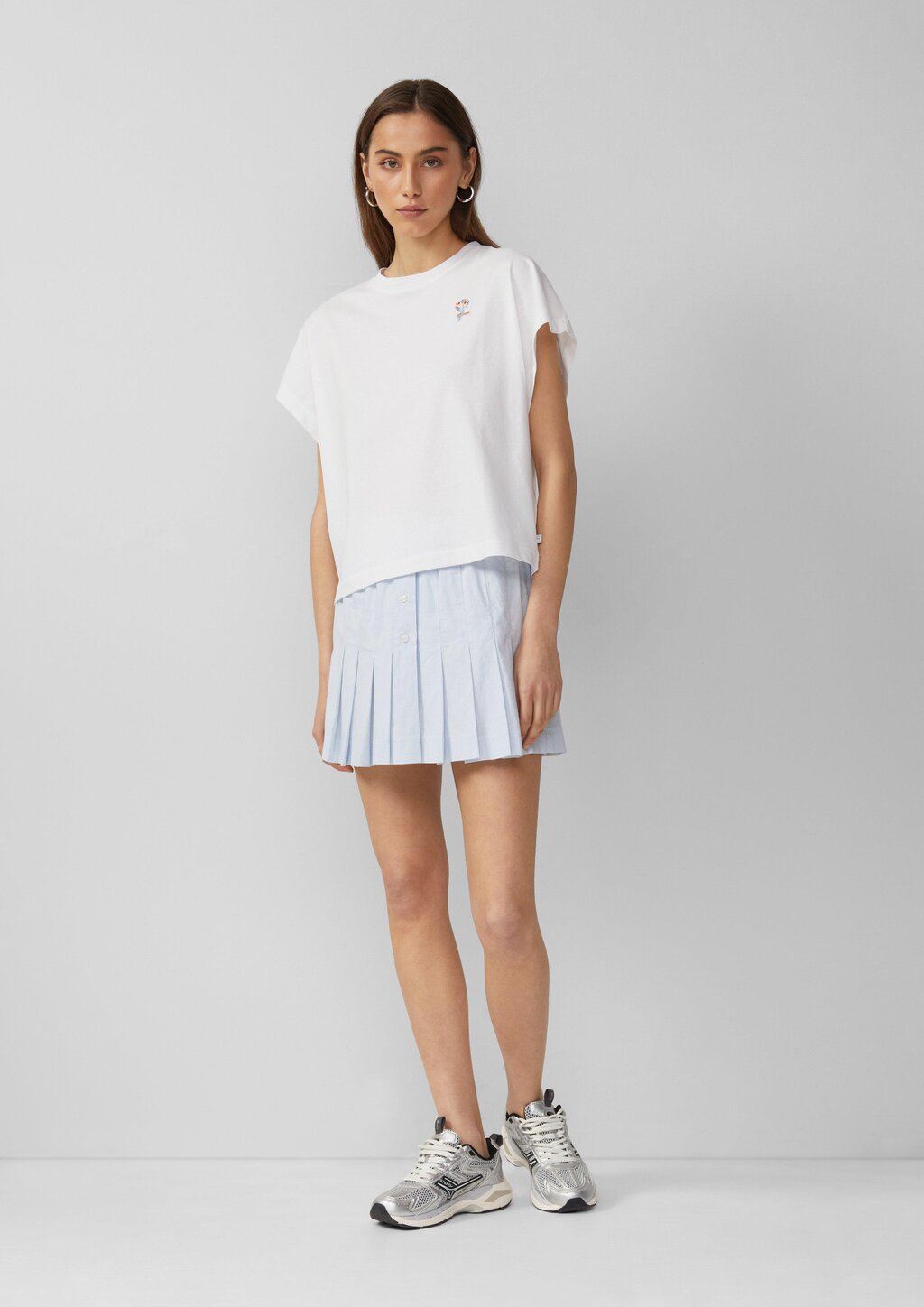 Lässiges Shirt mit überschnittener Schulter