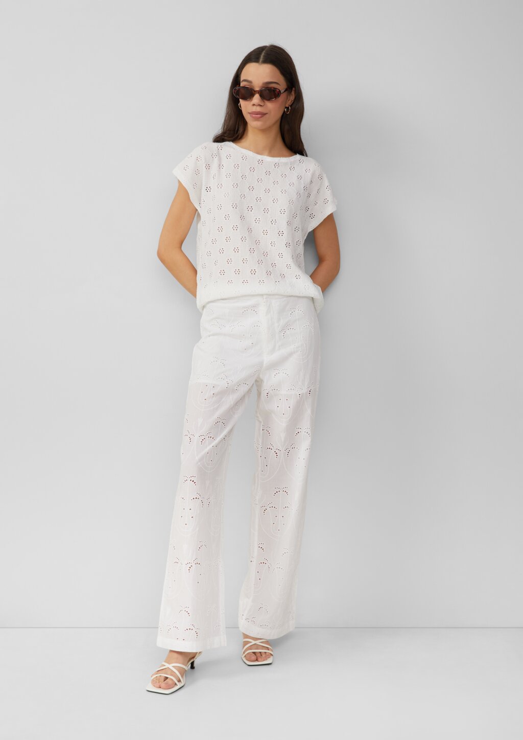 Shirt mit Lochstickerei