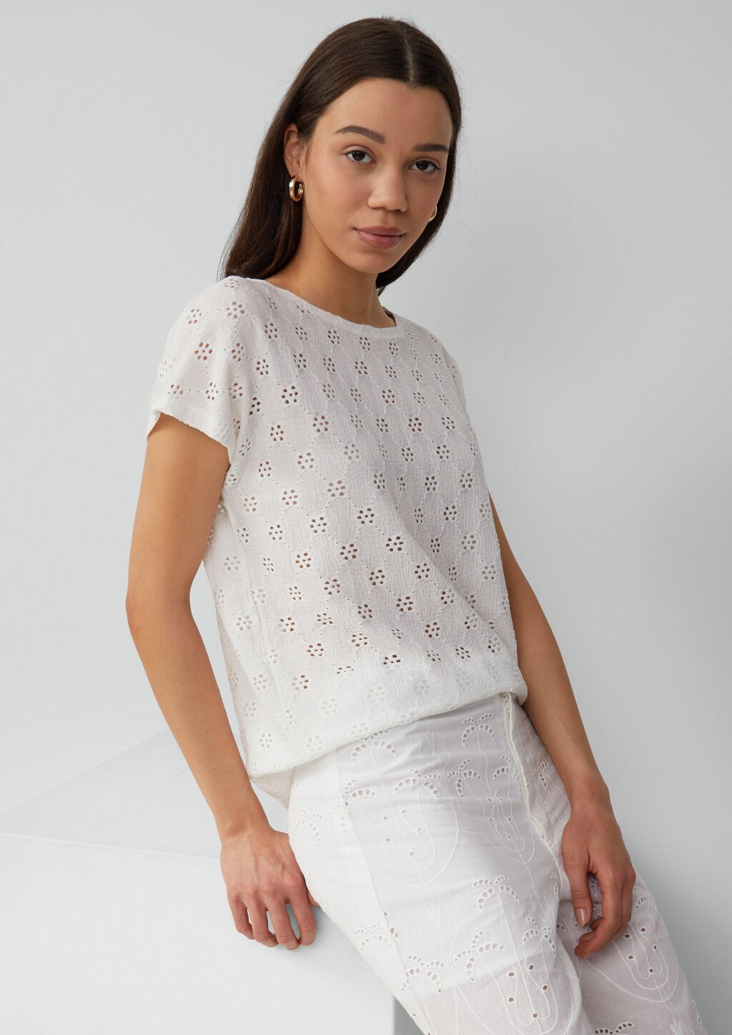 Shirt mit Lochstickerei