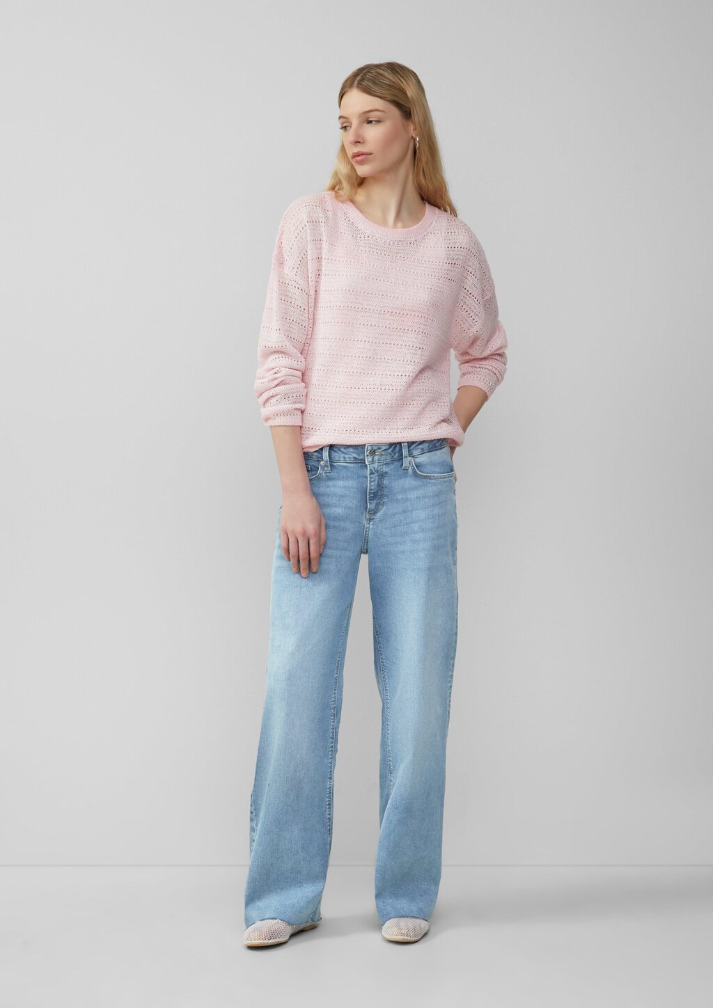 leichter Pullover mit Ajourmuster