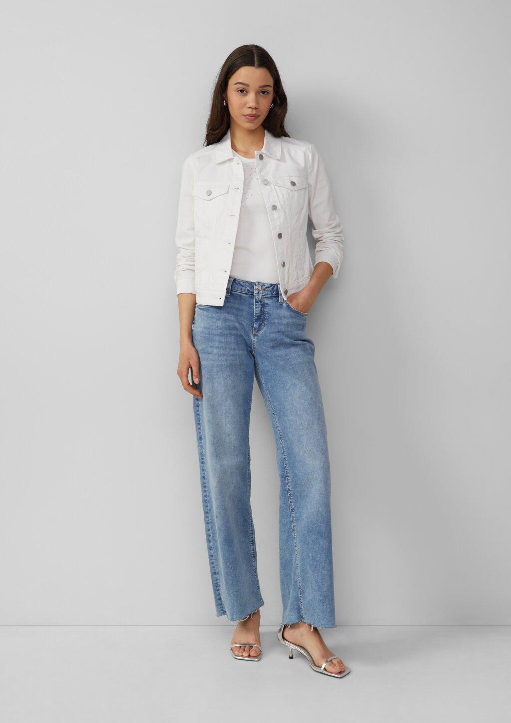 Geripptes Tanktop mit Schmucksteine