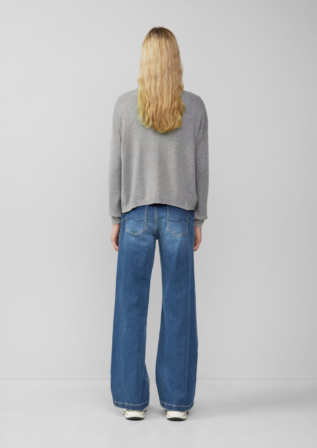 Strickjacke mit überschnittener Schulter