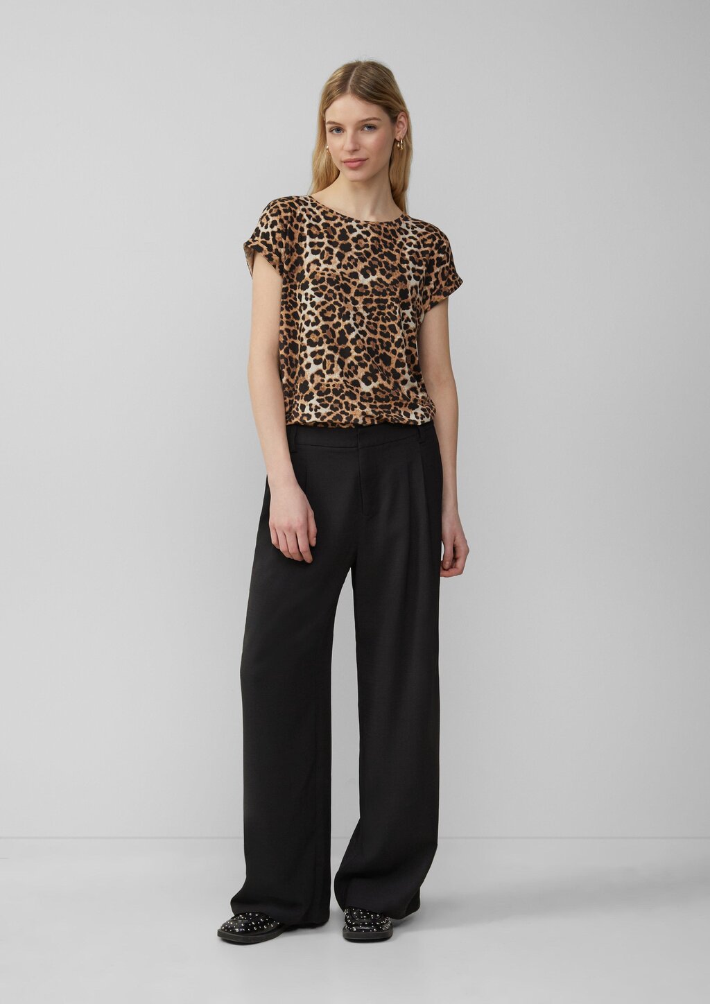 Locker geschnittenes T-Shirt aus Modalmix