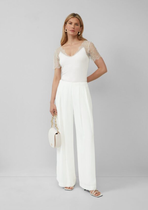 Feminines Ripp-Shirt im Slim Fit mit Spitze