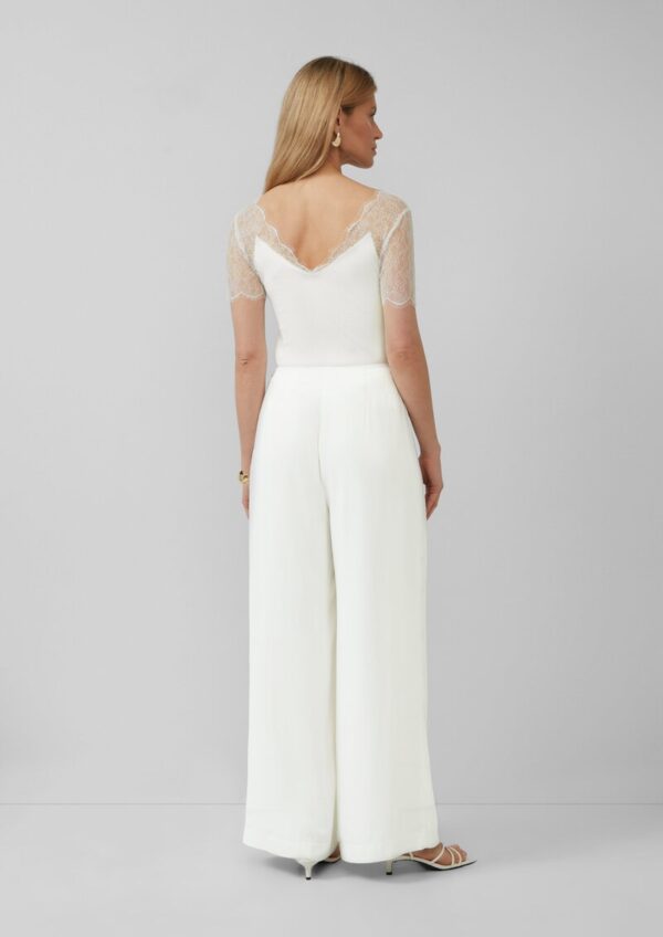 Feminines Ripp-Shirt im Slim Fit mit Spitze