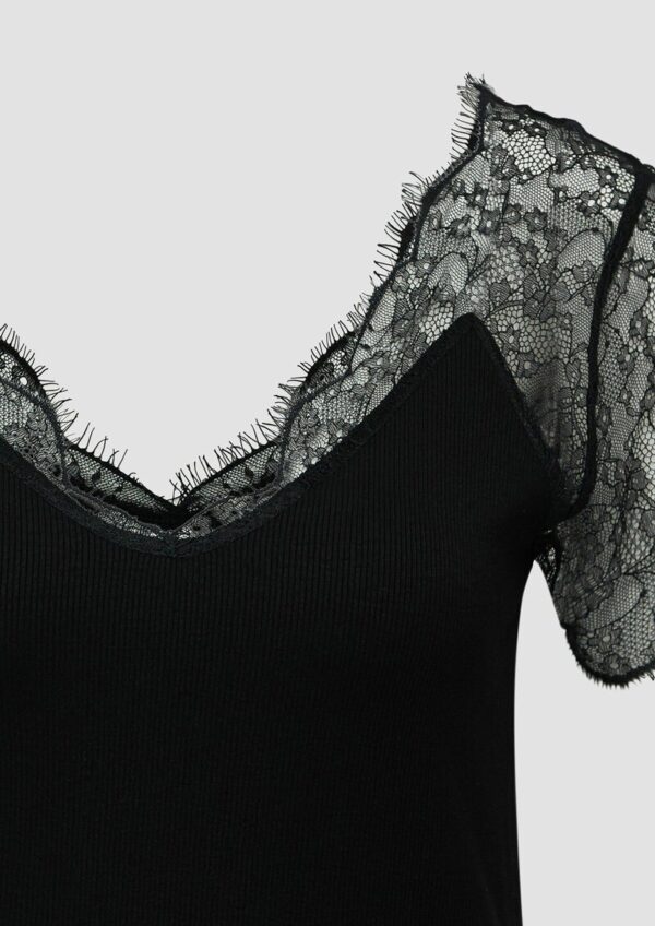 Elegantes T-Shirt im Slim Fit mit Spitze