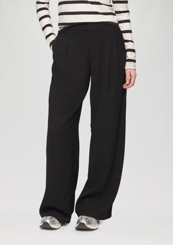 Bundfaltenhose mit weitem Bein