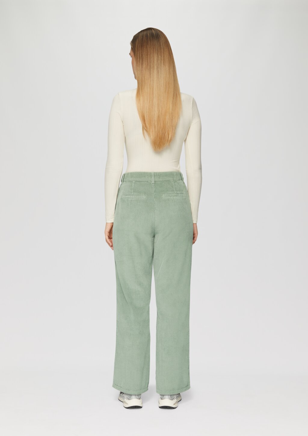 Cordhose mit Straight Leg und Bundfalten