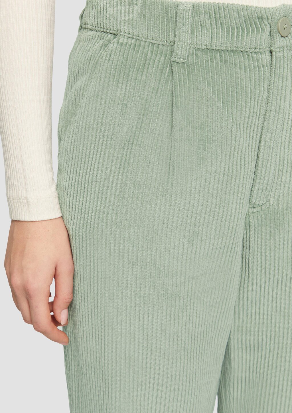 Cordhose mit Straight Leg und Bundfalten