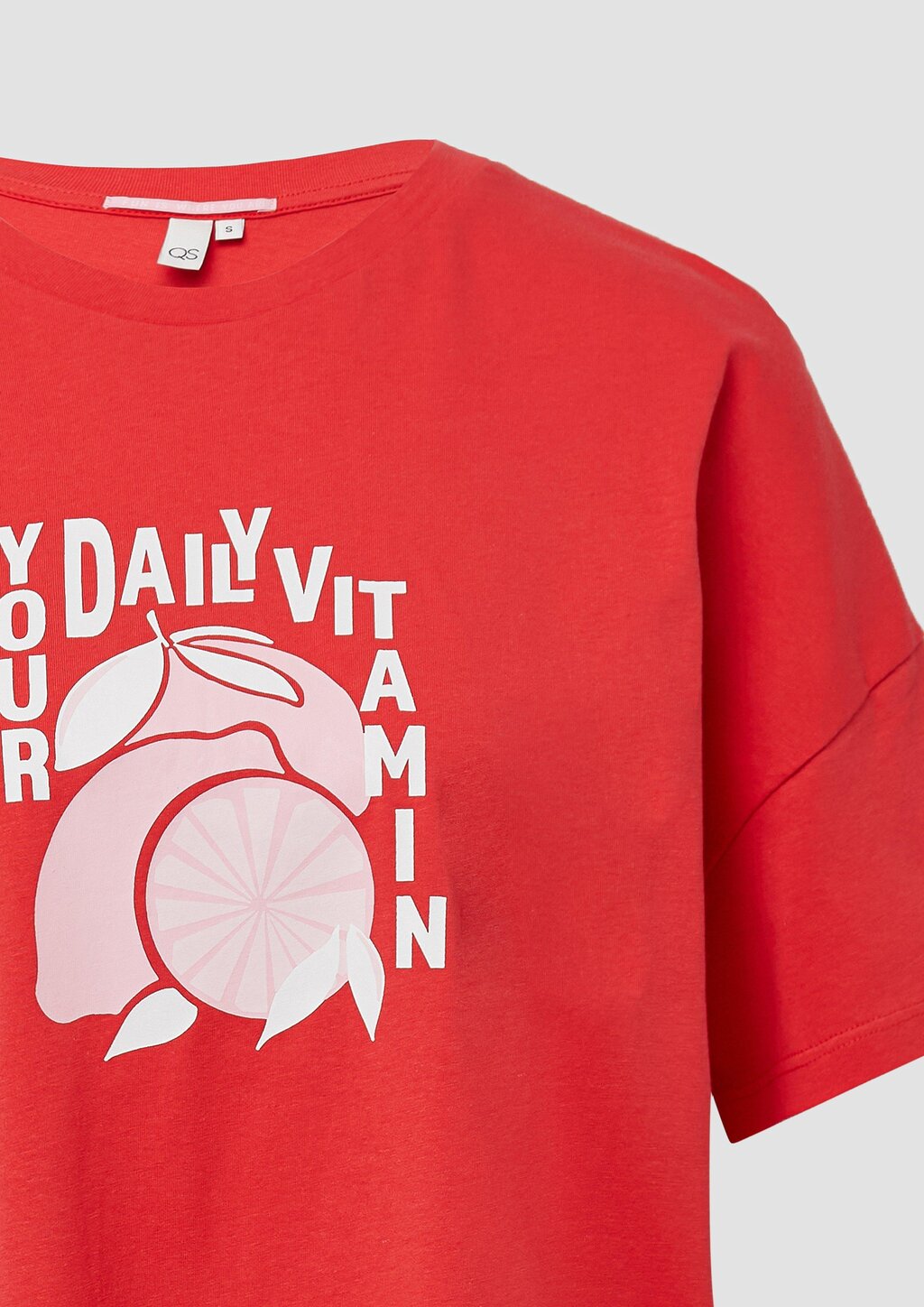 Baumwollshirt mit überschnittener Schulter und Frontprint