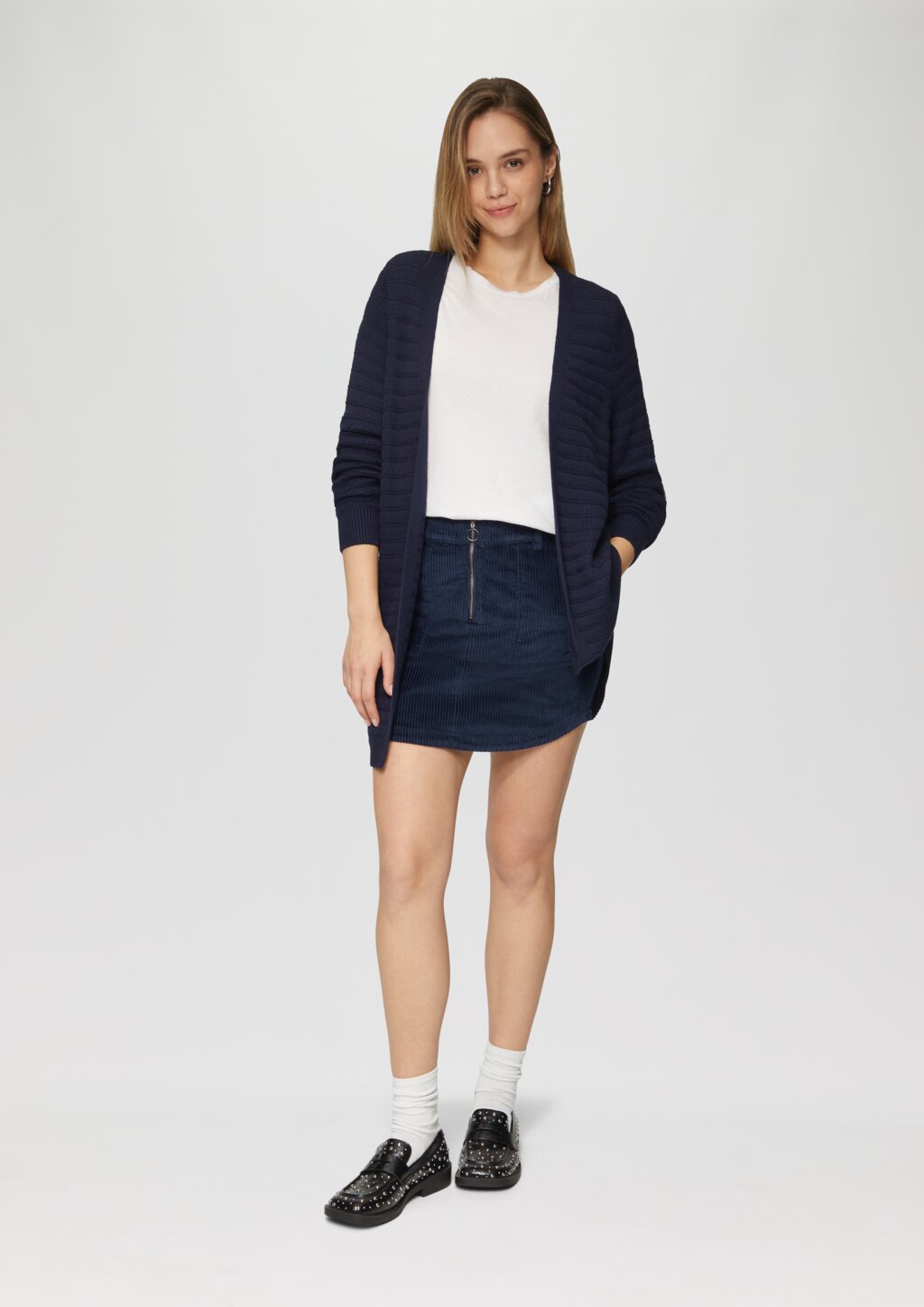 Kurzer Cordrock mit Reißverschluss