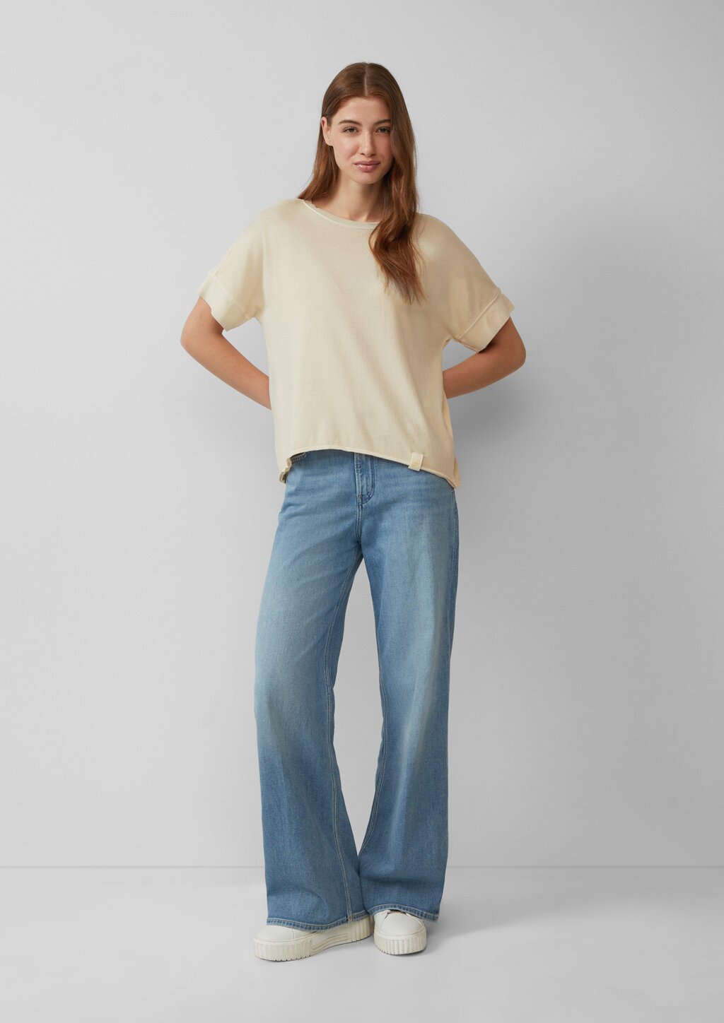 Gewaschenes T-Shirt mit Ziernähten im Relaxed Fit