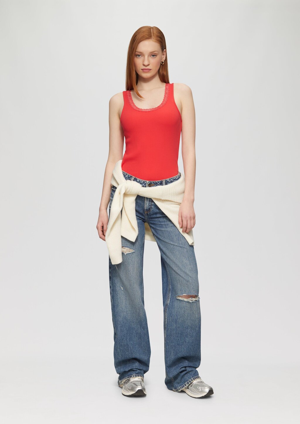 Ripptop mit Spitze am Ausschitt