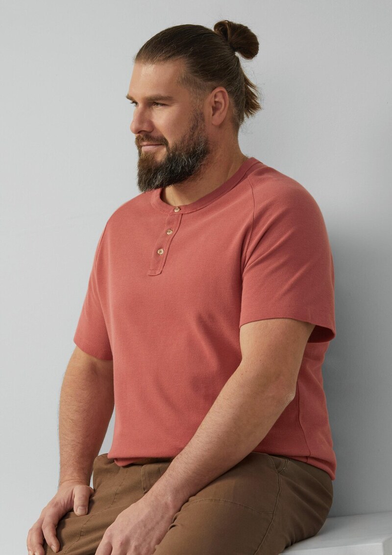 T-Shirt aus Waffel-Jersey mit Henleyausschnitt