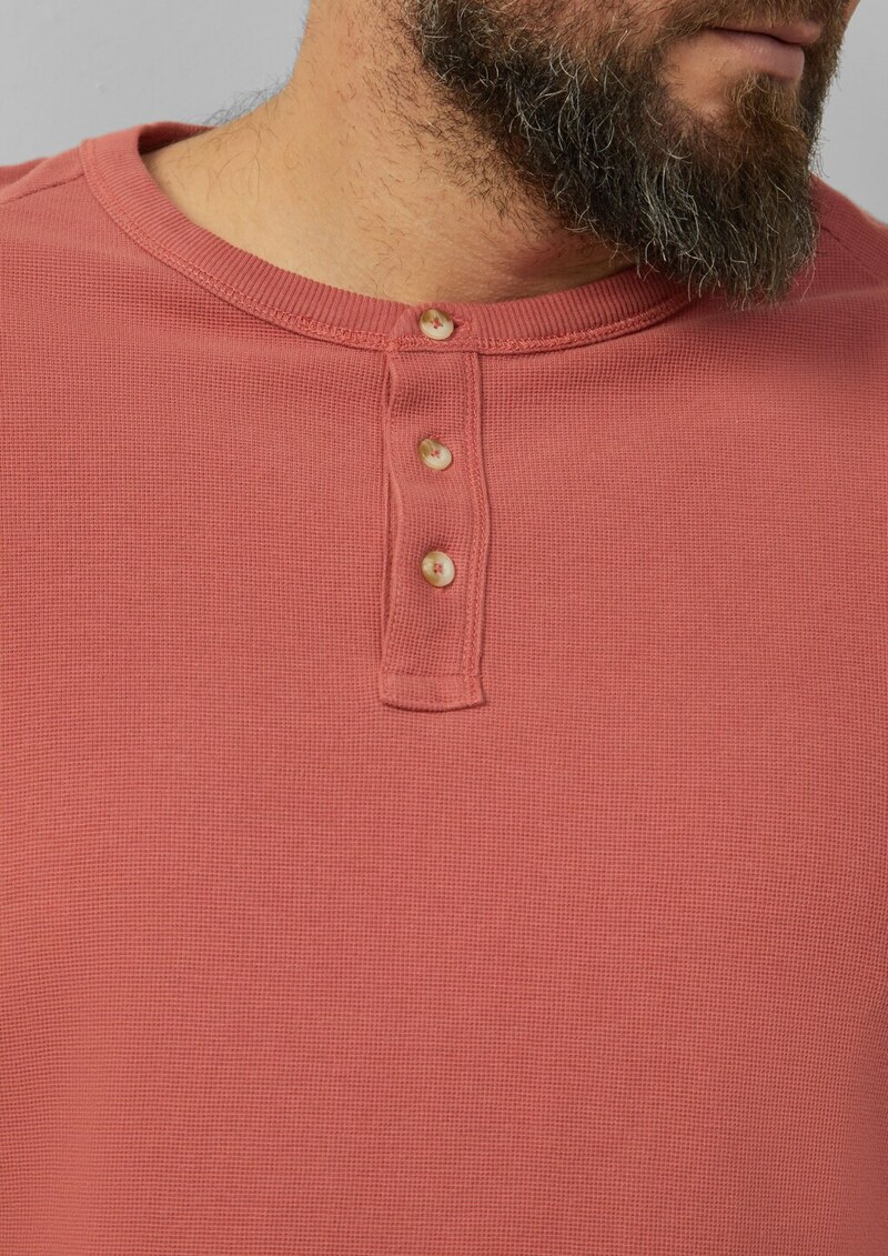 T-Shirt aus Waffel-Jersey mit Henleyausschnitt