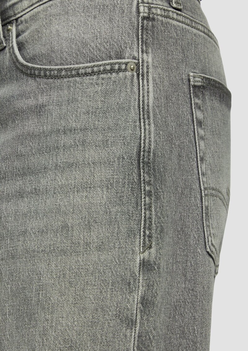 Jeans Pete / Regular Fit / Mid Rise / Straight Leg