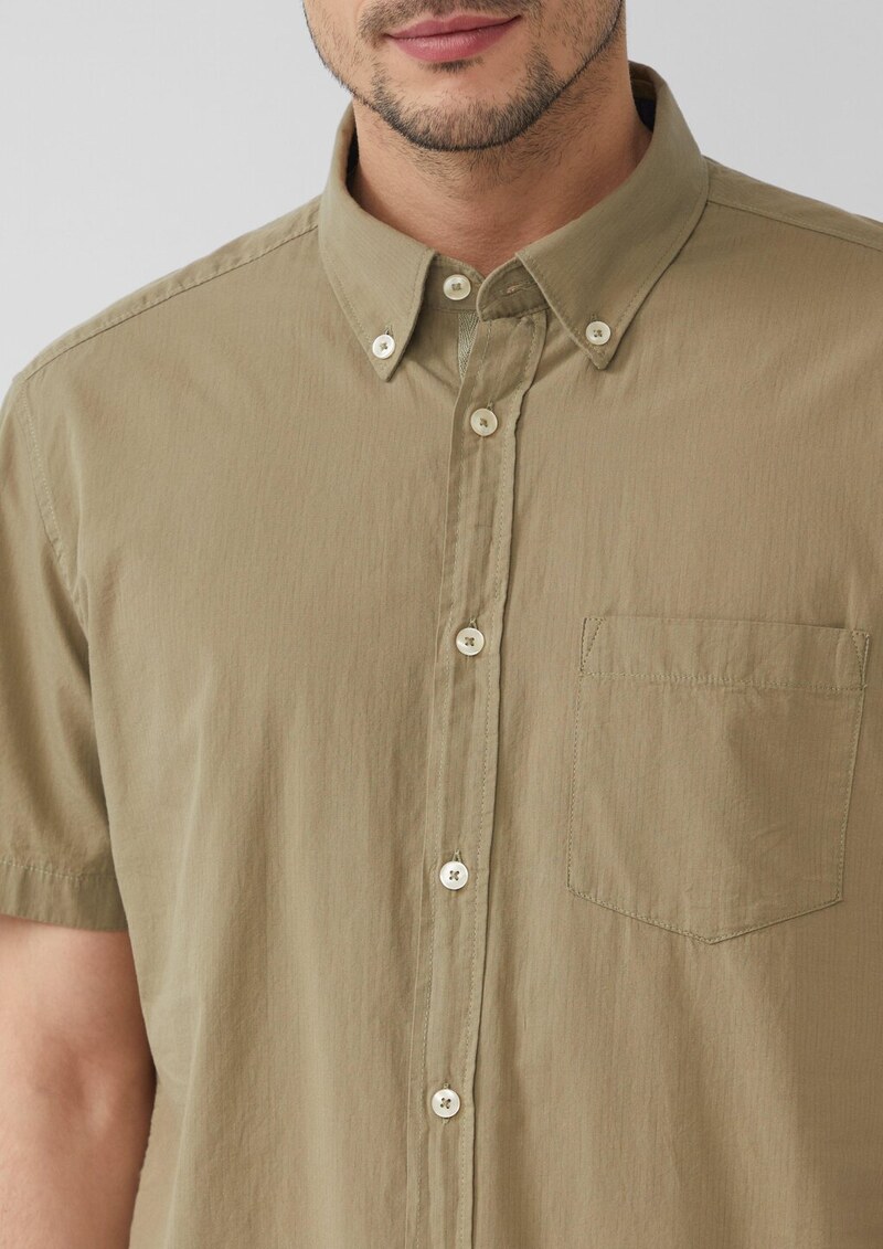 Regular Fit: Kurzarmhemd mit Struktur-Streifen und Button-Down-Kragen