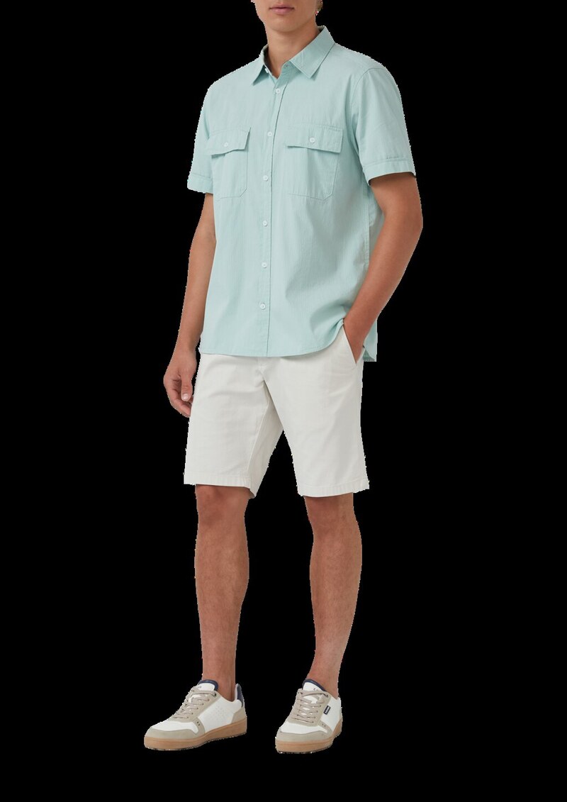 Regular Fit: Kurzarmhemd mit Strukturstreifen und Kentkragen