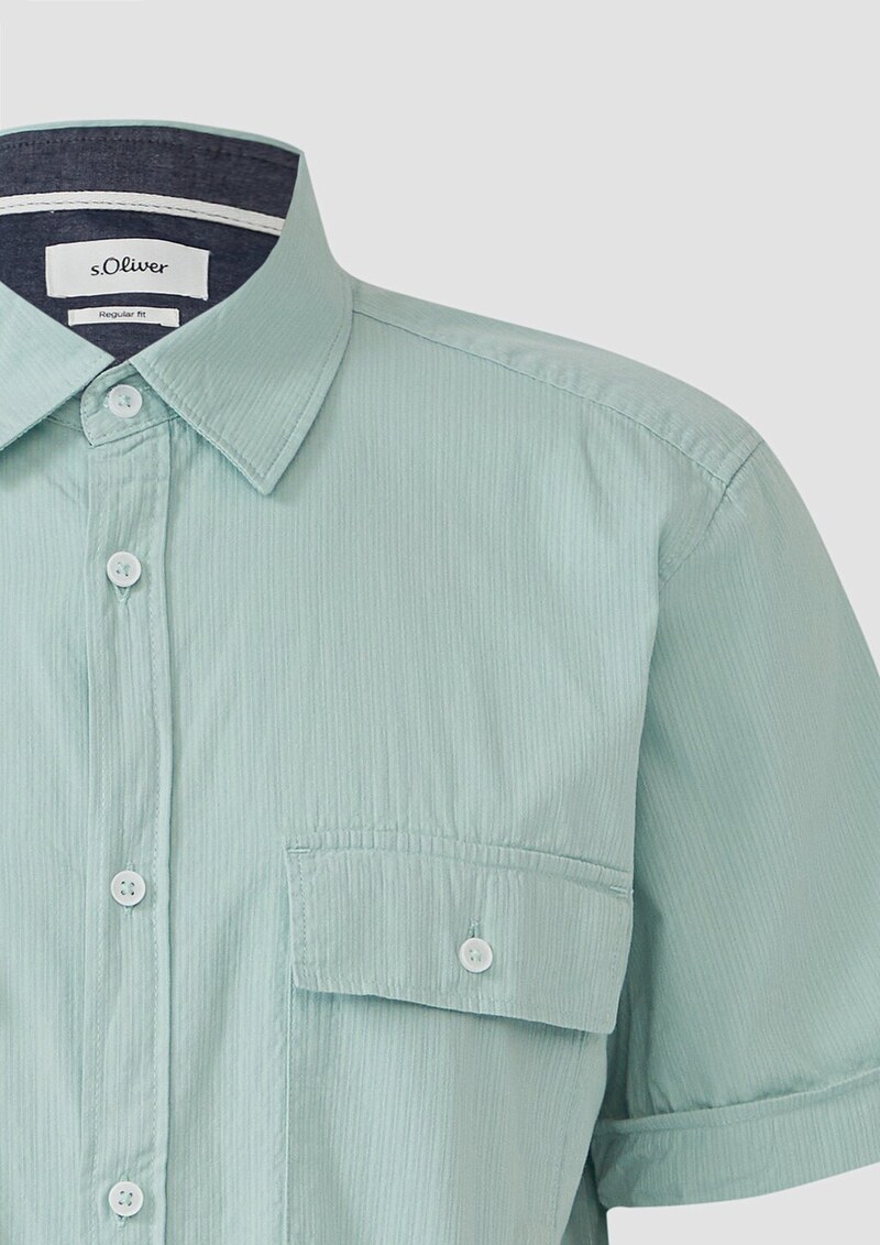 Regular Fit: Kurzarmhemd mit Strukturstreifen und Kentkragen